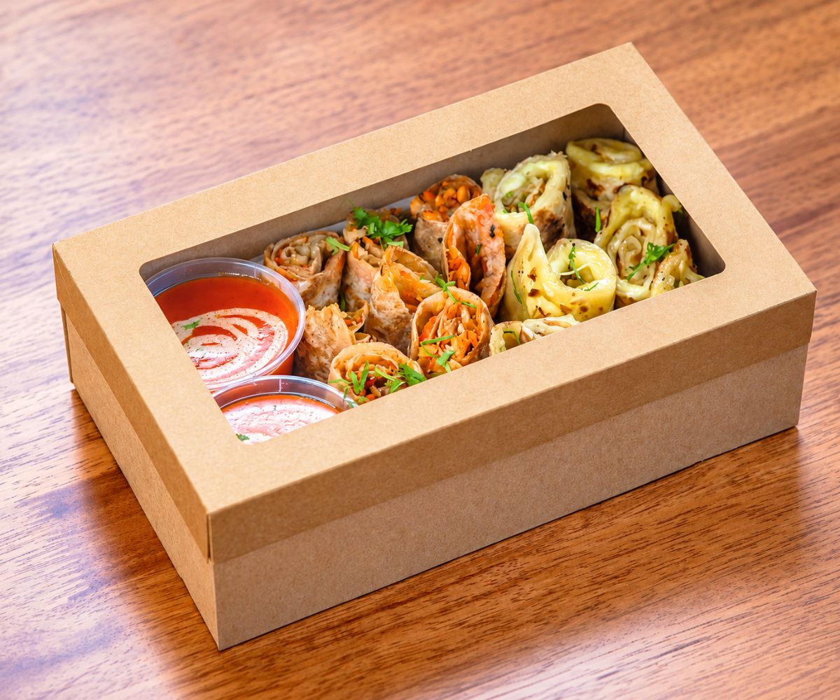 Naan Bread Platter with Butter Chicken Sauce